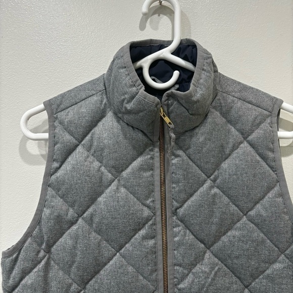 J Crew Quilted Full Zip Vest Jacket Women’s Size Small - Picture 4 of 9